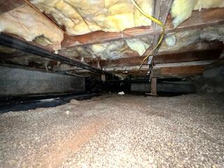 Crawl Space Before Encapsulation in Manhattan Beach