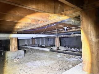 Musty Crawl Space Encapsulation in Pittsfield, Maine