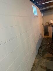 Horizontal Cracks and Bowing Wall